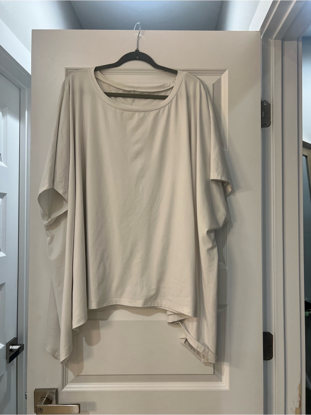 SHEIN Curve Women’s 3XL Ivory Oversized Batwing Sleeve Asymmetrical Tunic Top